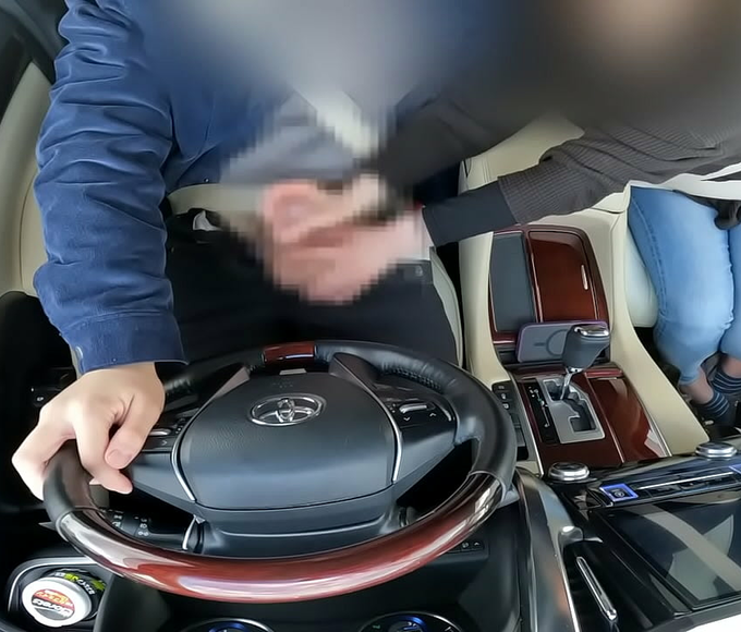 Sensual Handjob Strokes Send Married Woman's Lover Over The Edge On The Road