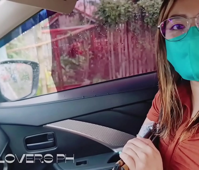 Sultry Pinay Gives In To Grabby Grab Driver's Advances