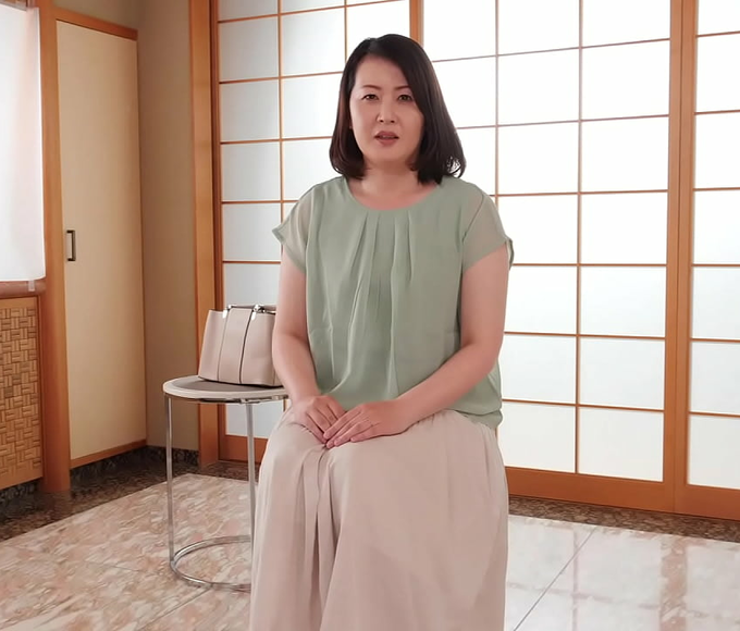 Japanese Starlet Hitomi Otsuka's Steamy Documentary Debut! Or JAV Icon Hitomi Otsuka's Married Woman First Shot Digest Revealed!
